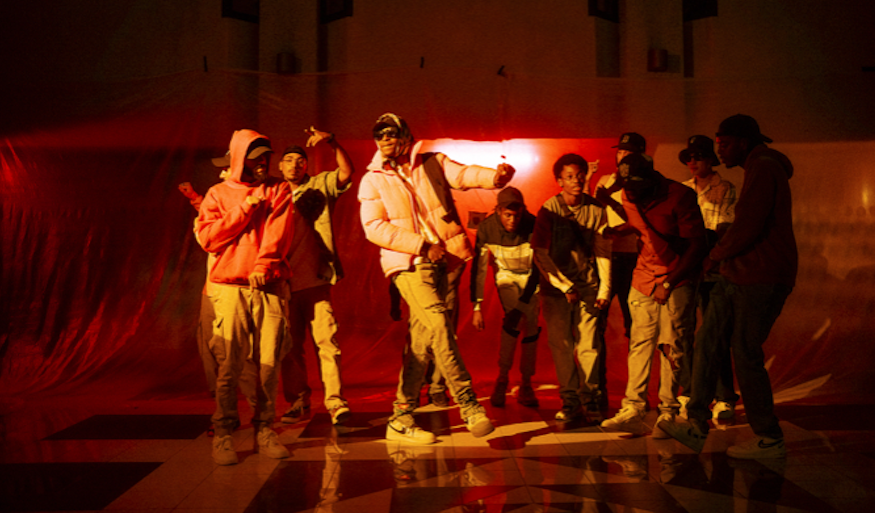 Xcusemee est complètement « Okay » dans son dernier clip Photo de Xcusemee est complètement "Okay" dans son dernier clip