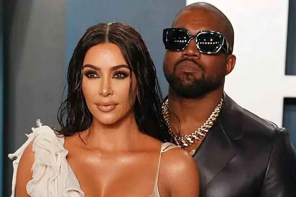 Kanye West craque et montre des photos intimes de Kim Kardashian aux employés d’Adidas Photo de Kanye West craque et montre des photos intimes de Kim Kardashian aux employés d’Adidas