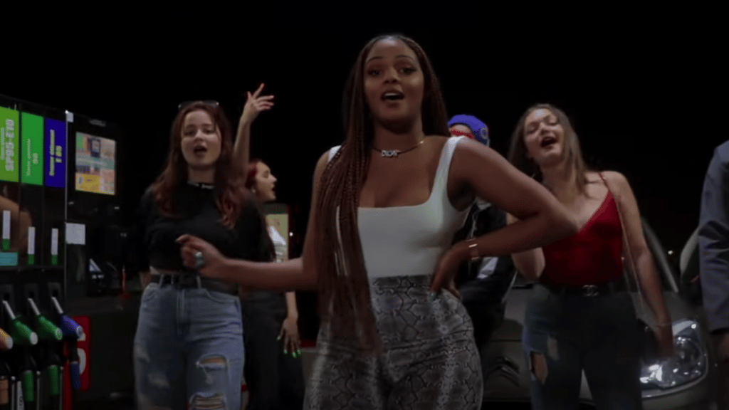 Succombez au charme de RoxyB dans son nouveau clip « Si tu pars » photo de Succombez au charme de RoxyB dans son nouveau clip Si tu pars