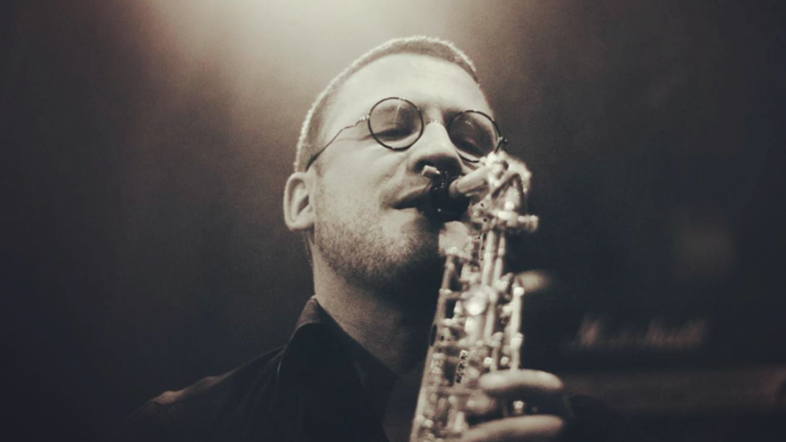 Colt Wiseman vous dit « INFINIMENT MERCI » dans son nouveau clip photo de Colt Wiseman vous dit « INFINIMENT MERCI » dans son nouveau clip