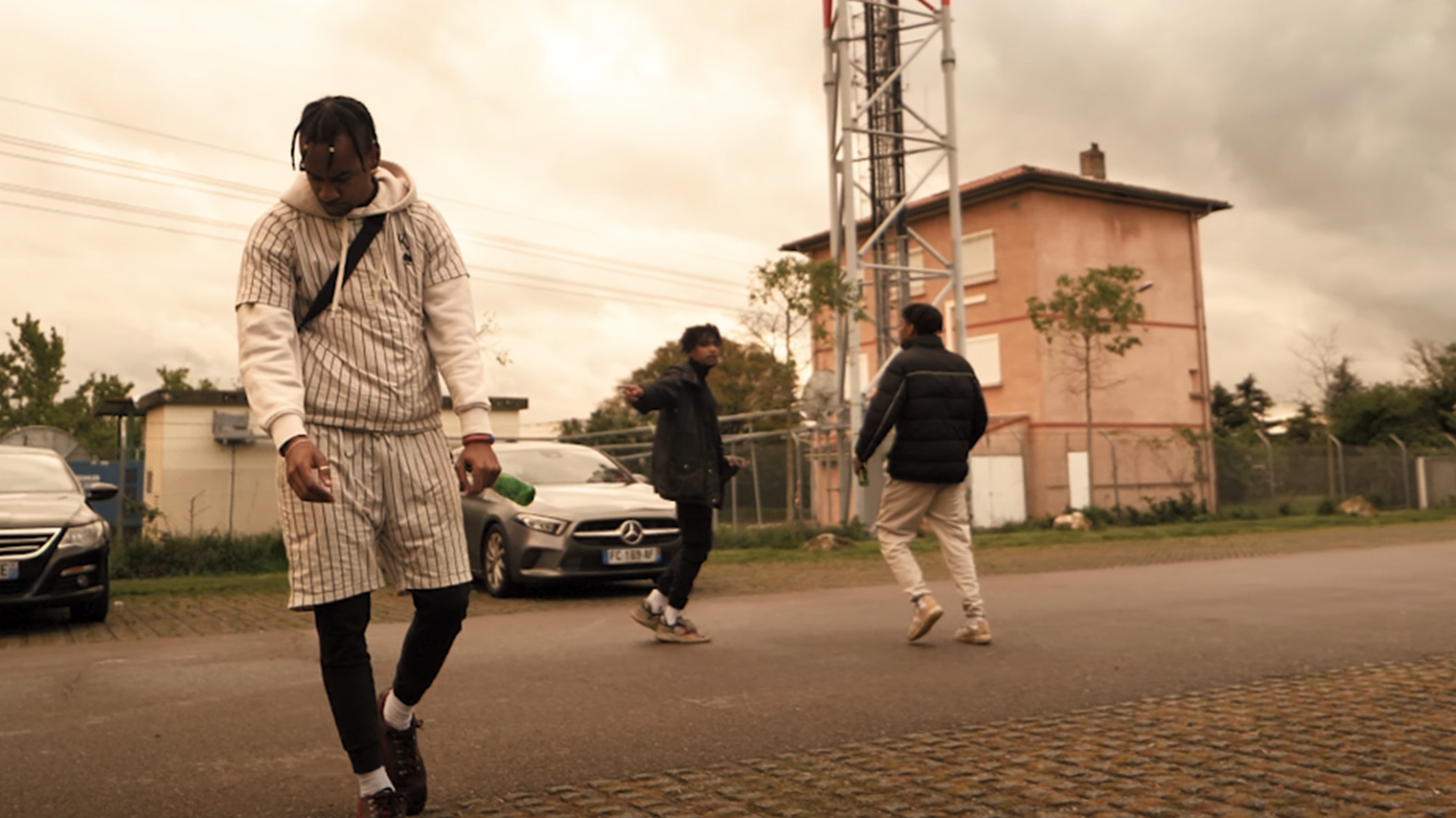 Découvrez « J’OUBLIE TOUT » de Deen CK, un clip qui va marquer les esprits… photo de Découvrez « J'OUBLIE TOUT » de Deen CK, un clip qui va marquer les esprits...