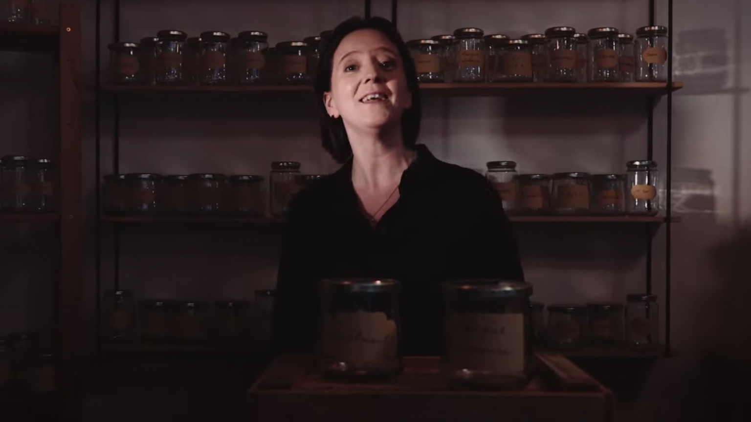 Goutez à « L’amour en bocal » avec le nouveau clip de Eve Lynne photo de Goutez à « L'amour en bocal » avec le nouveau clip de Eve Lynne