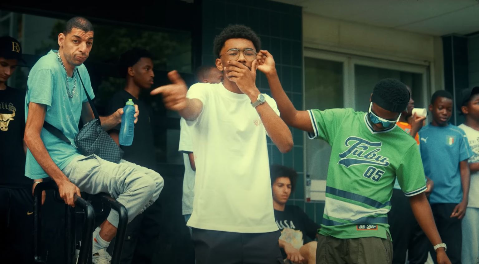 « Pas Bouger » ! C’est le moment de matter le nouveau clip de MLK Photo de « Pas Bouger » ! C'est moment de matter le nouveau clip de MLK
