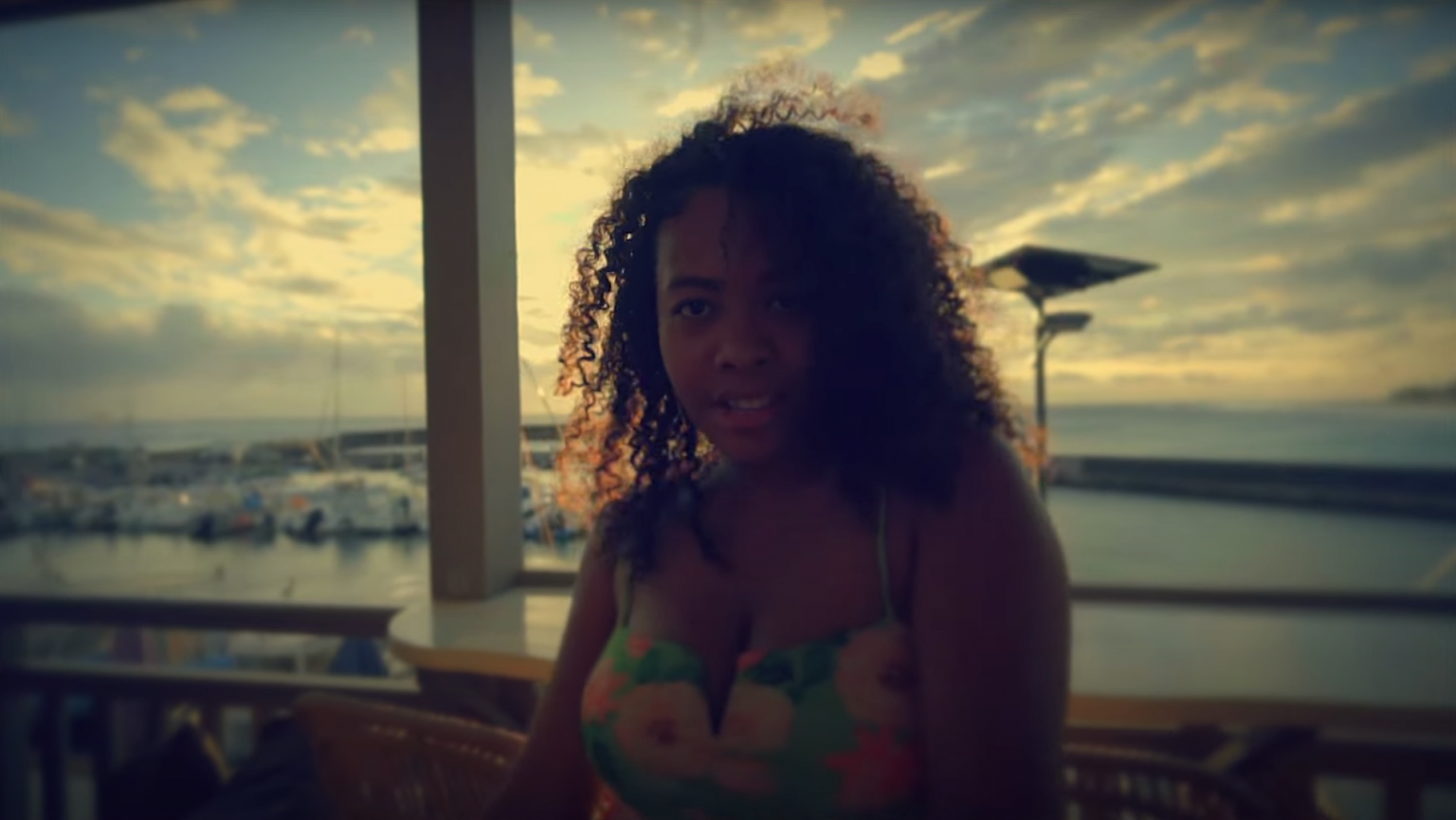 Découvrez ce qui est « À NOUS » avec le nouveau clip de Léa Noël Photo de Découvrez ce qui est « À NOUS » avec le nouveau clip de Léa Noël