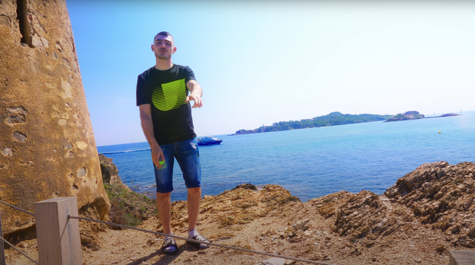 C’est « NO STRESS » avec le nouveau clip d’EL BAMBINO Photo de C'est « NO STRESS » avec le nouveau clip d'EL BAMBINO