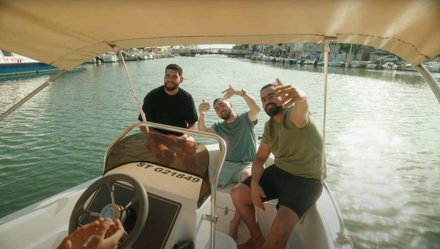 Découvrez le summer hit de 84°, « Monte avec moi » Photo de Découvrez le summer hit de 84°, « Monte avec moi »
