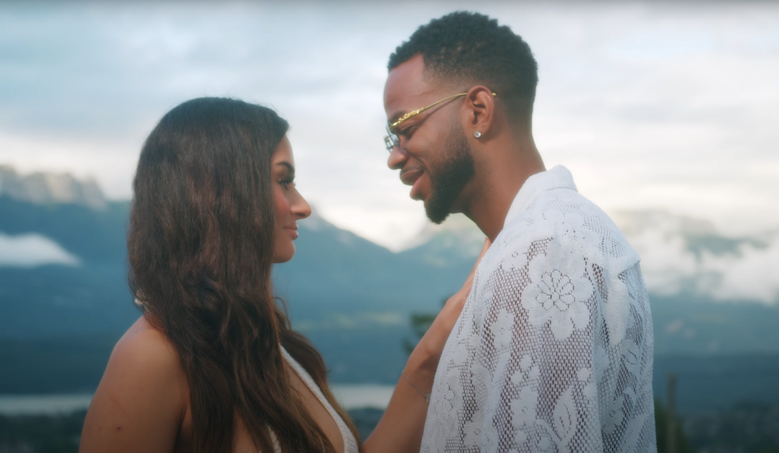 Klein devient « Somnambule » dans son nouveau clip Photo de Klein devient « Somnambule » dans son nouveau clip