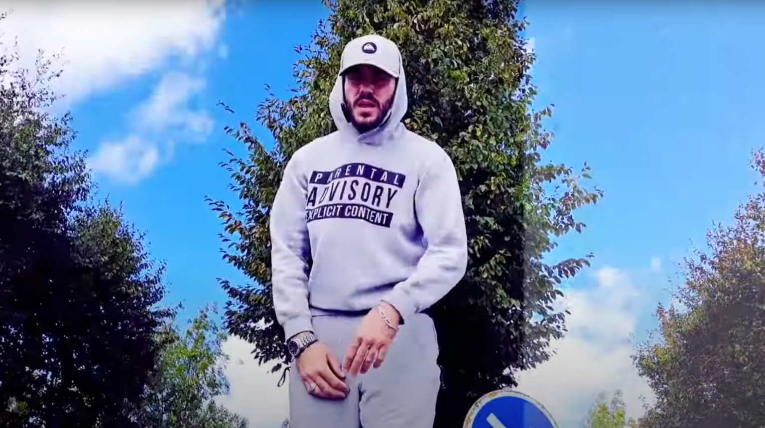 NINOFF vise « En plein cœur » avec son nouveau clip Photo de NINOFF vise « En plein cœur » avec son nouveau clip