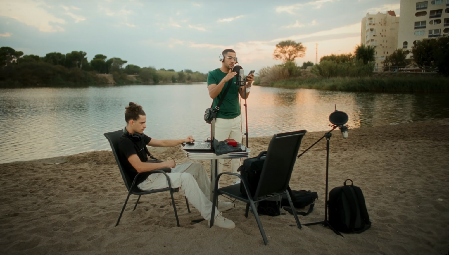 ZedeL a trop de flow dans son nouveau clip « J’me la cool » Photo de ZedeL a trop de flow dans son nouveau clip « J'me la cool »