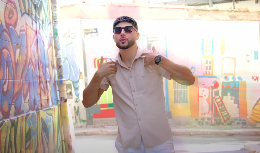 Installez-vous en bord de mer pour regarder « Cariño », le nouveau clip de ROBERT Photo de Installez-vous en bord de mer pour regarder « Cariño », le nouveau clip de ROBERT