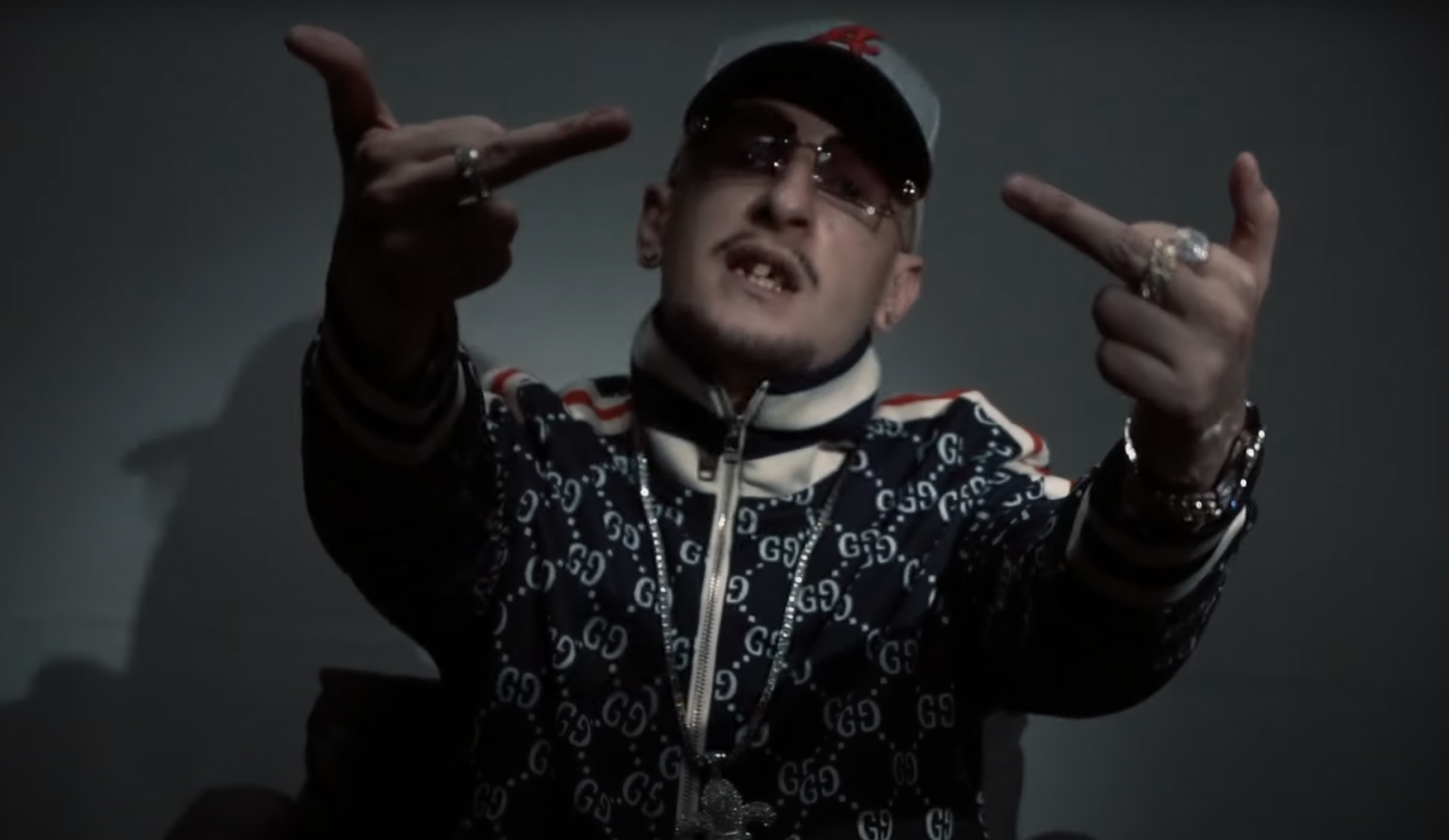 Photo de Cazi Vitti est chaud bouillant dans son nouveau clip « Prada »