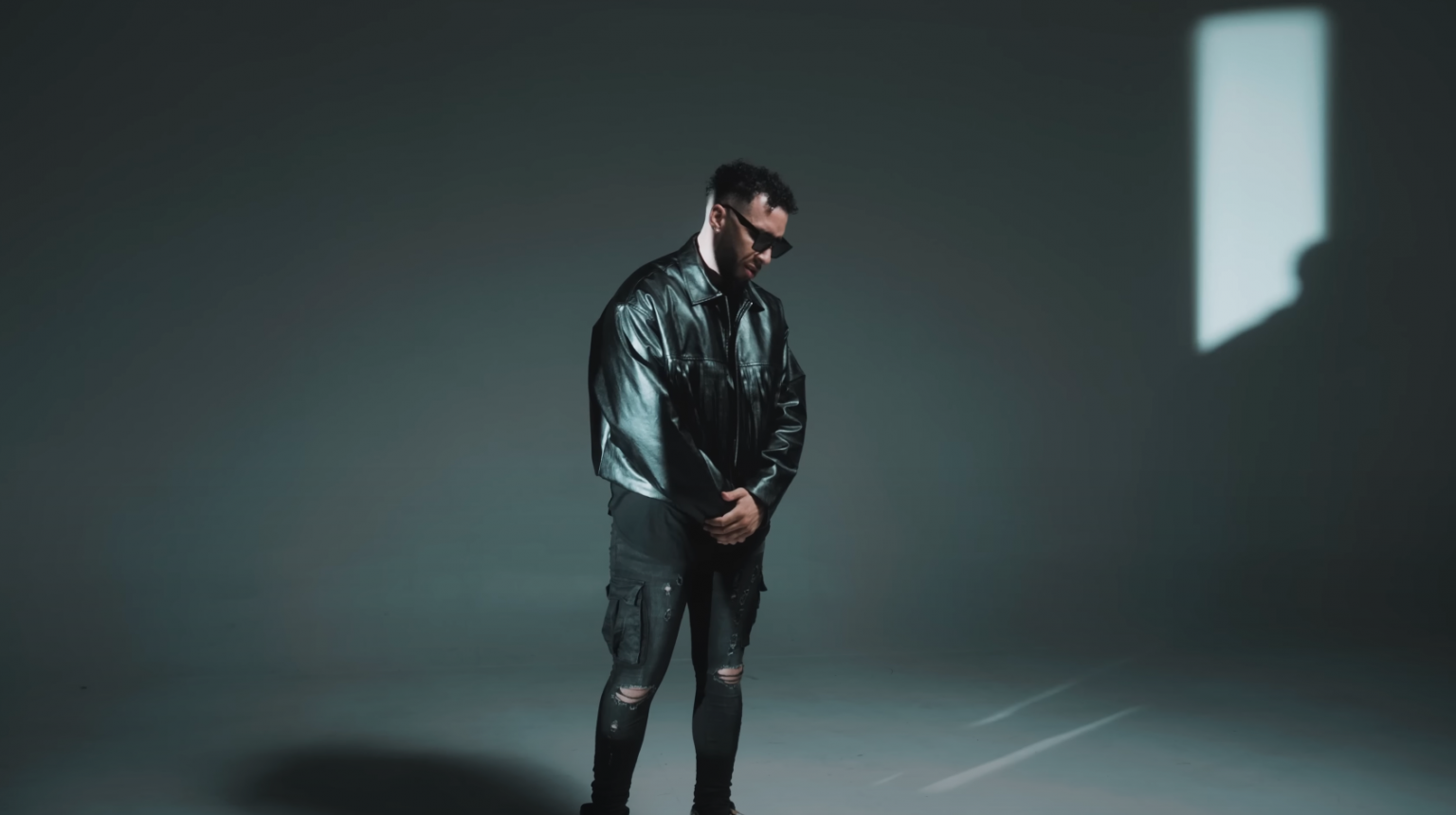 DAWATCHA vous dit « BYE » dans son nouveau clip Photo de DAWATCHA vous dit « BYE » dans son nouveau clip