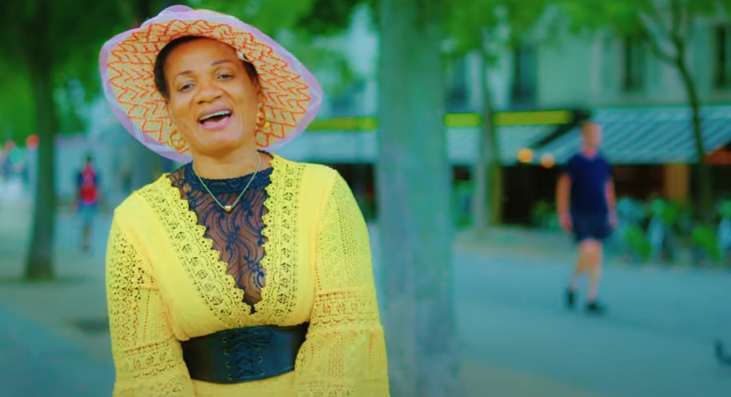 Edwige LaGloire est de retour avec son nouveau clip « TON REGARD DE COMPASSION » Photo de Edwige LaGloire est de retour avec son nouveau clip « TON REGARD DE COMPASSION »