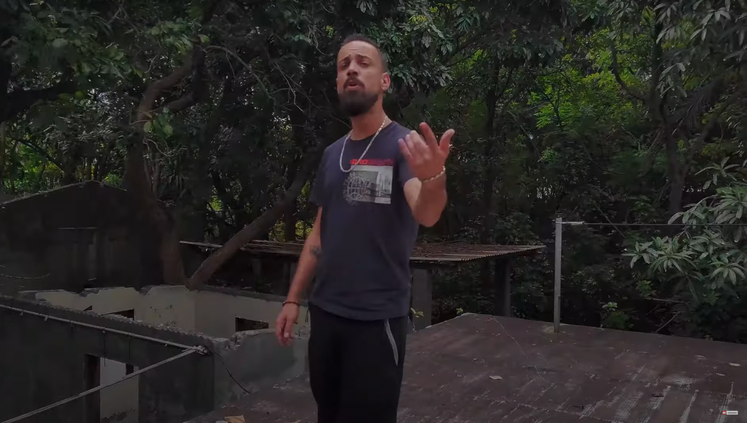 Chtarbé n’a pas peur des « Coup Bas » dans son nouveau clip Photo de Chtarbé n'a pas peur des « Coup Bas » dans son nouveau clip