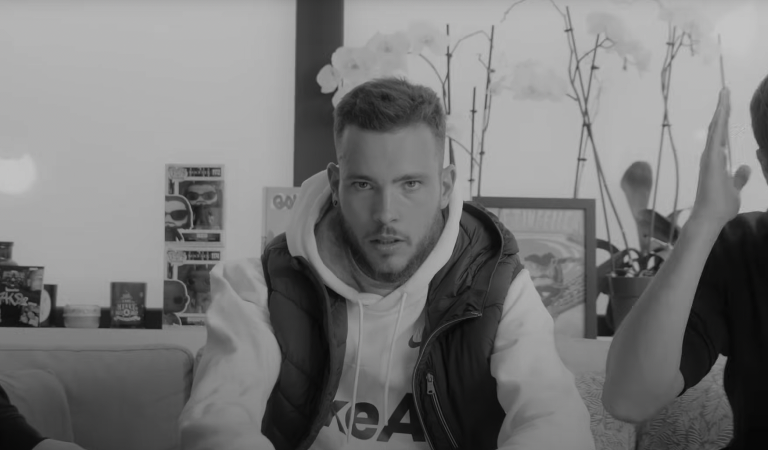 Photo de Keurta dévoile un court-métrage grandiose pour son nouveau clip « REVIENS-MOI »