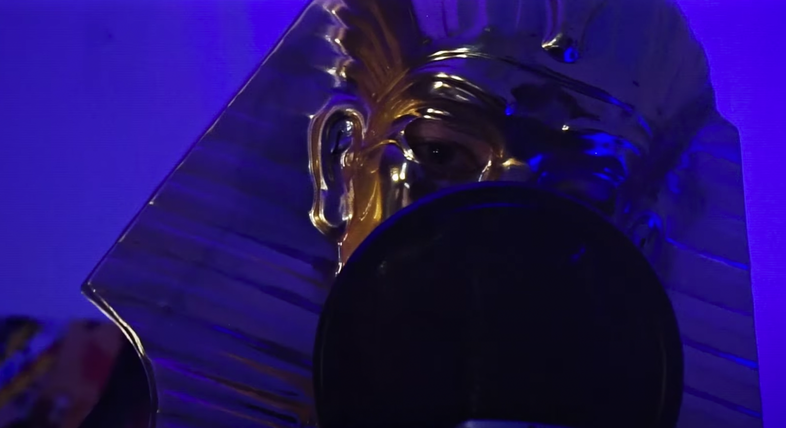 bouddhiste joue les « Marchand de sable » dans son nouveau clip Photo de bouddhiste joue les « Marchand de sable » dans son nouveau clip