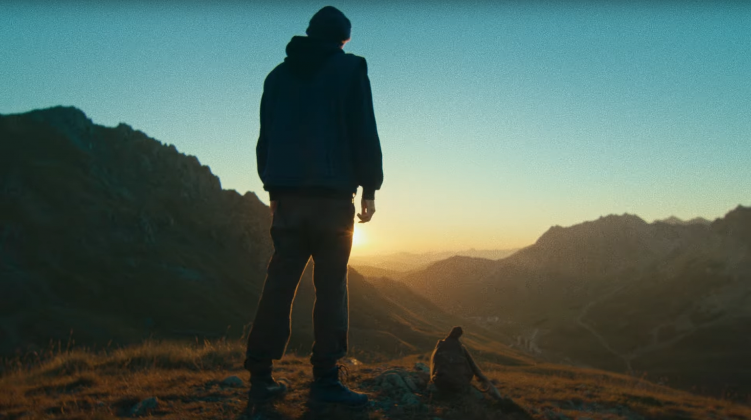 Dakkøn, « Loin d’imaginer » dans son nouveau clip Photo de Dakkøn, « Loin d'imaginer » dans son nouveau clip
