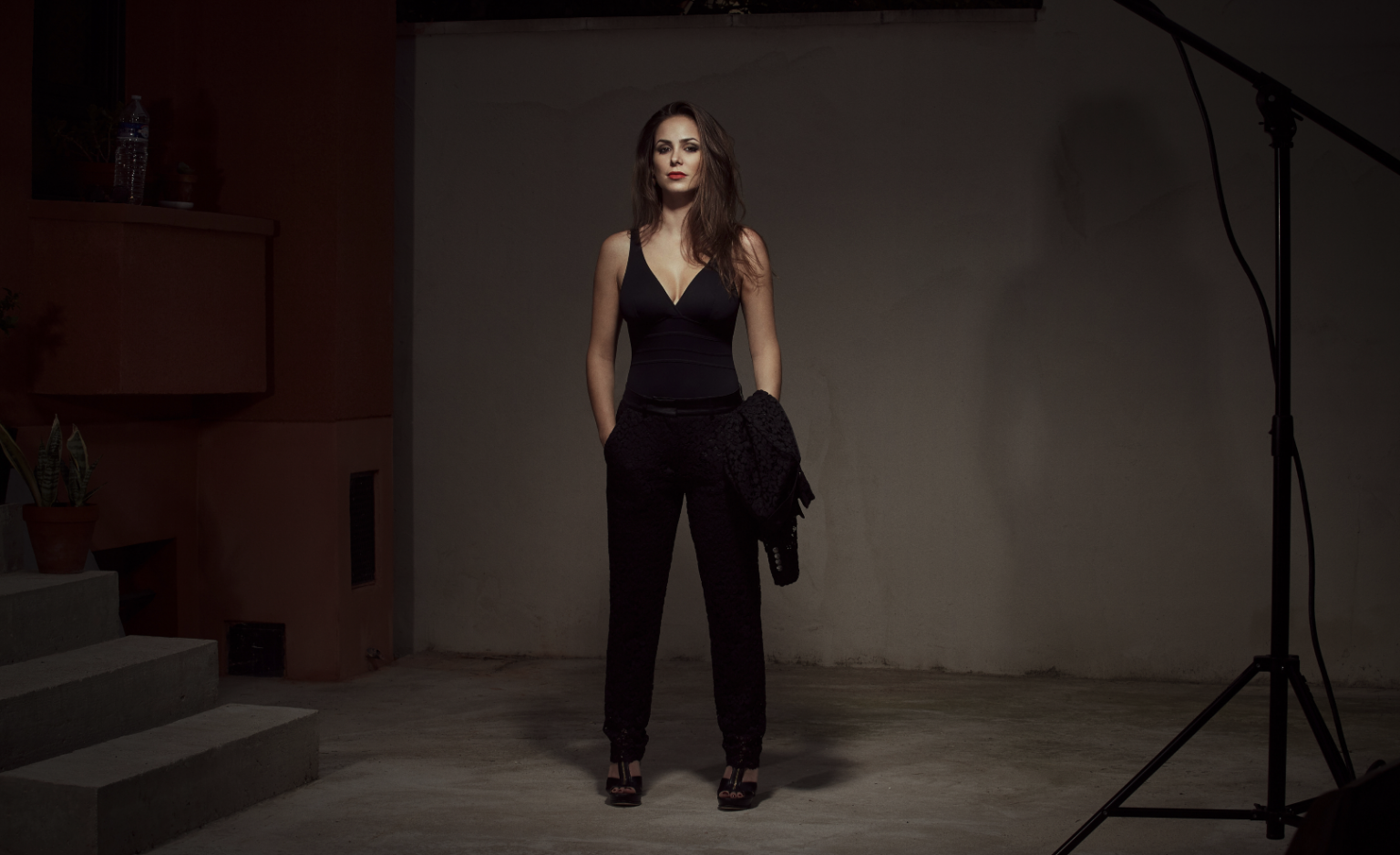 Découvrez l’univers poétique de LAURA LÉDA avec son tout nouveau clip « Danse avec les loups » Photo de Découvrez l'univers poétique de LAURA LÉDA avec son tout nouveau clip « Danse avec les loups »