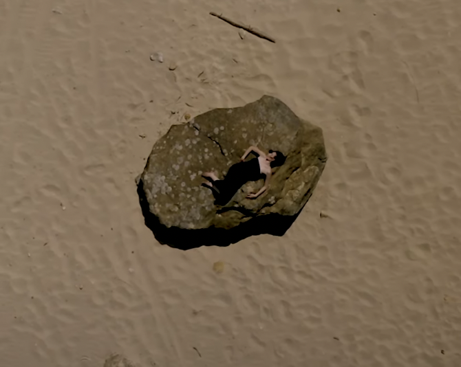 Photo de Goûtez à « Éther », le nouveau clip de La Biche