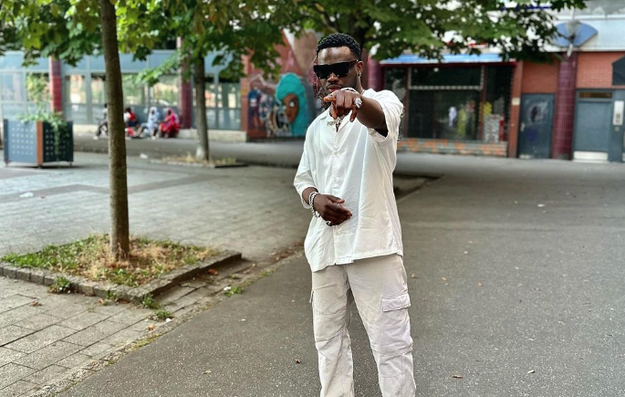 BBL Positifboy, plagié par Kaneki feat Ninho et Naps avec leur son « Blue » Photo de BBL Positifboy, plagié par Keneki feat Ninho et Naps avec leur son « Blue »