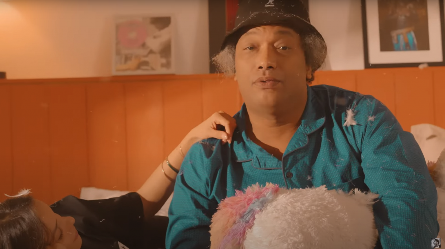 DOC GYNECO se fait lyncher par la toile suite à son nouveau clip « Prince Charmant » Photo de DOC GYNECO se fait lyncher par la toile suite à son nouveau clip « Prince Charmant »