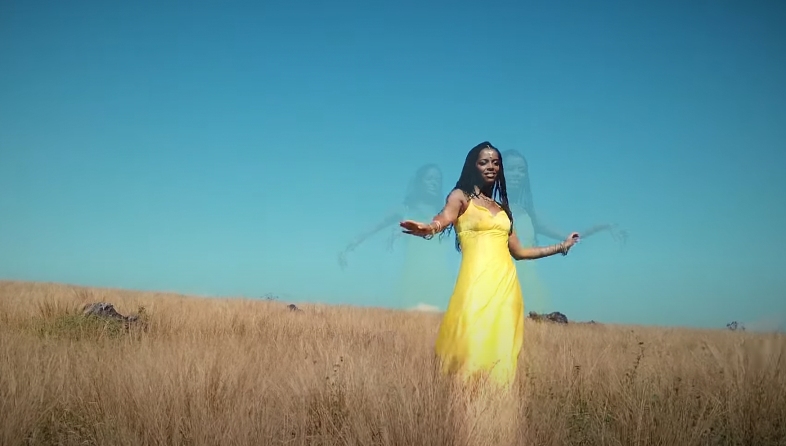 Laissez-vous envouter par « C’est Ca », le nouveau clip de Sundri Feeling Photo de Laissez-vous envouter par « C'est Ca », le nouveau clip de Sundri Feeling