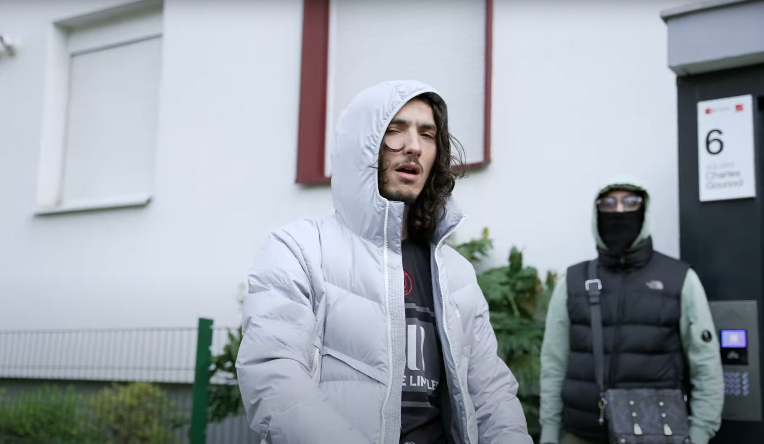 Les CIPHERPOL 9 sont chauds-bouillants dans leur nouveau clip « Freestyle H.V » Photo de Les CIPHERPOL 9 sont chauds-bouillants dans leur nouveau clip « Freestyle H.V »