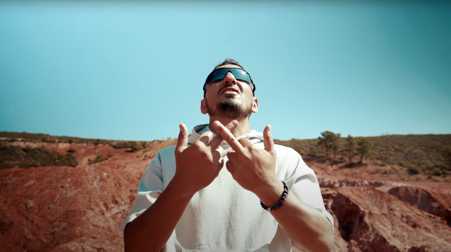 L’EGO rappe ses « DECEPTIONS » dans son nouveau clip Photo de L'EGO rappe ses « DECEPTIONS » dans son nouveau clip
