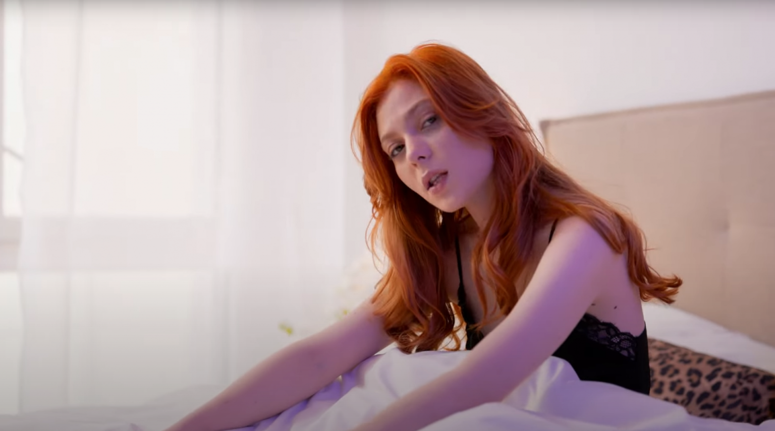 Laissez-vous entrainer par « Un jour de plus », le nouveau clip rafraichissant de Georgie Photo de Laissez-vous entrainer par « Un jour de plus », le nouveau clip rafraichissant de Georgie