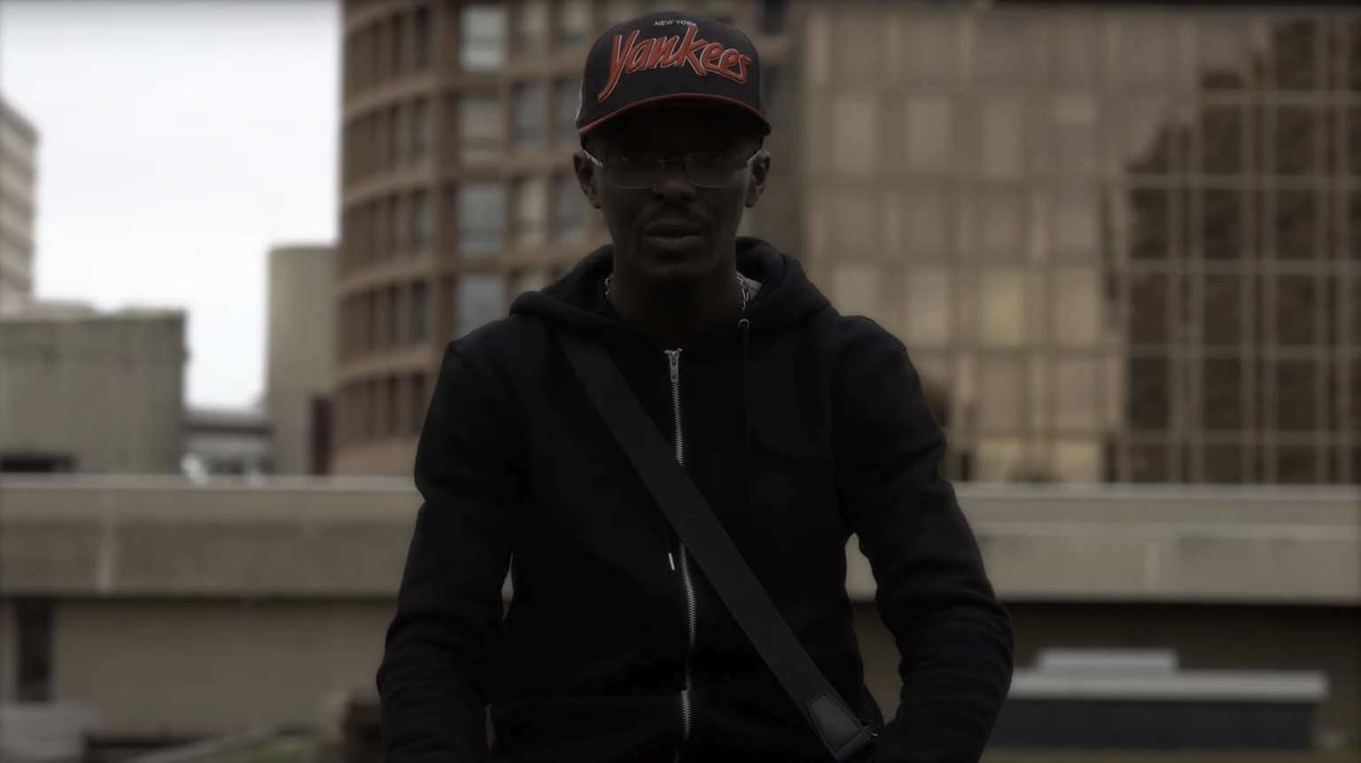 KARLITO mélange love & drill pour son nouveau clip « ELLE M’A DIT » Photo de KARLITO mélange love & drill pour son nouveau clip « ELLE M'A DIT »