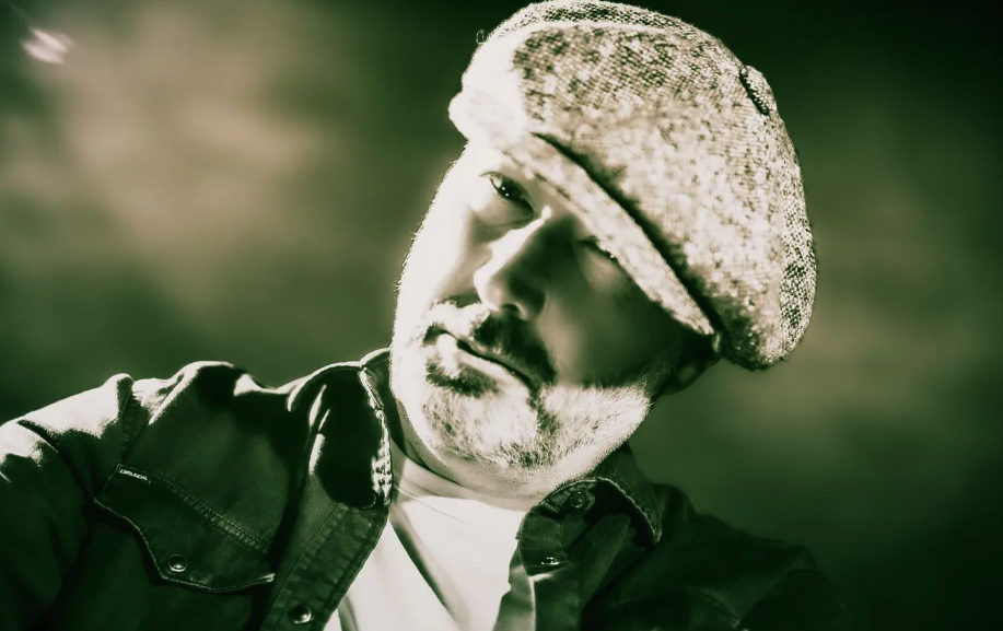 Mike Sinclair fait le « Bilan » à l’occasion de la sortie de son nouveau single Photo de Mike Sinclair fait le « Bilan » à l'occasion de la sortie de son nouveau single
