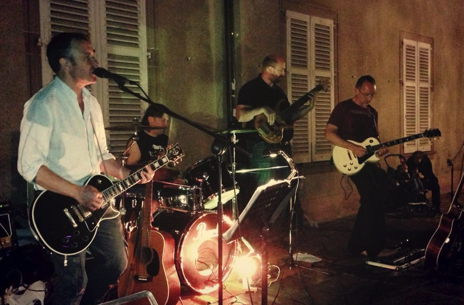 Photo de No Comment nous parle de notre « Stupid World » dans son nouveau clip