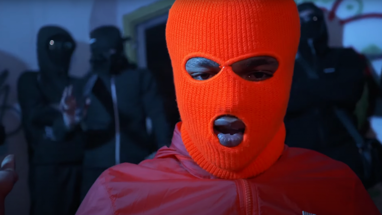 C’est tout pour le « Papel » dans le nouveau clip de MLR Photo de C'est tout pour le « Papel » dans le nouveau clip de MLR