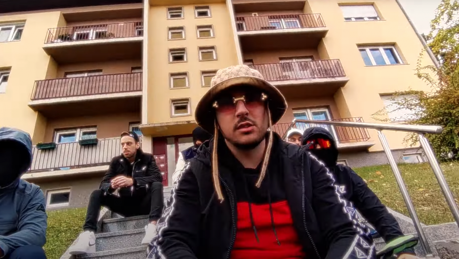 SIOUL rappe pour les « VRAI » dans son nouveau clip Photo de SIOUL rappe pour les « VRAI » dans son nouveau clip