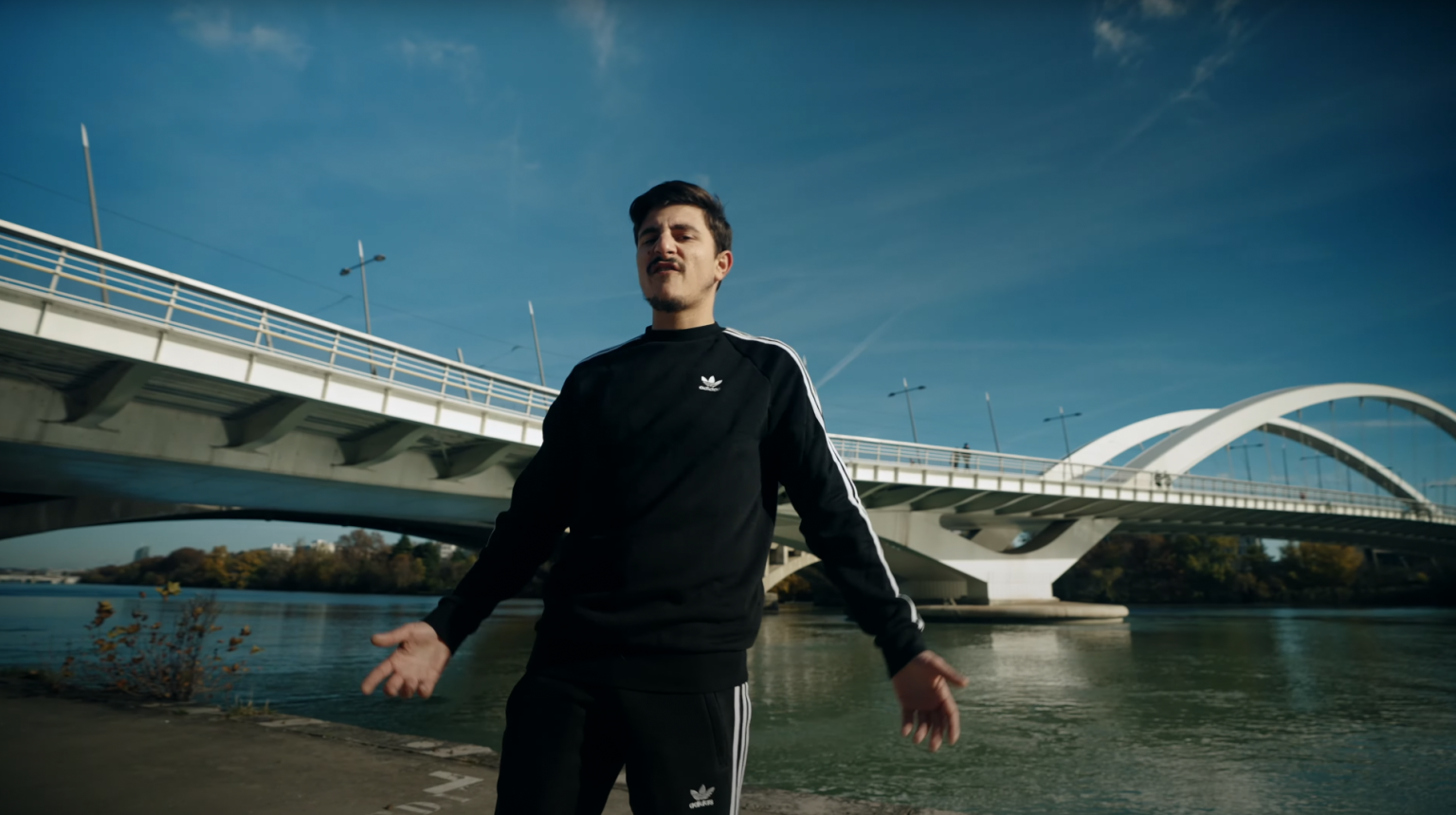 Draïs en feu dans son nouveau clip « The End » Photo de Draïs en feu dans son nouveau clip « The End »