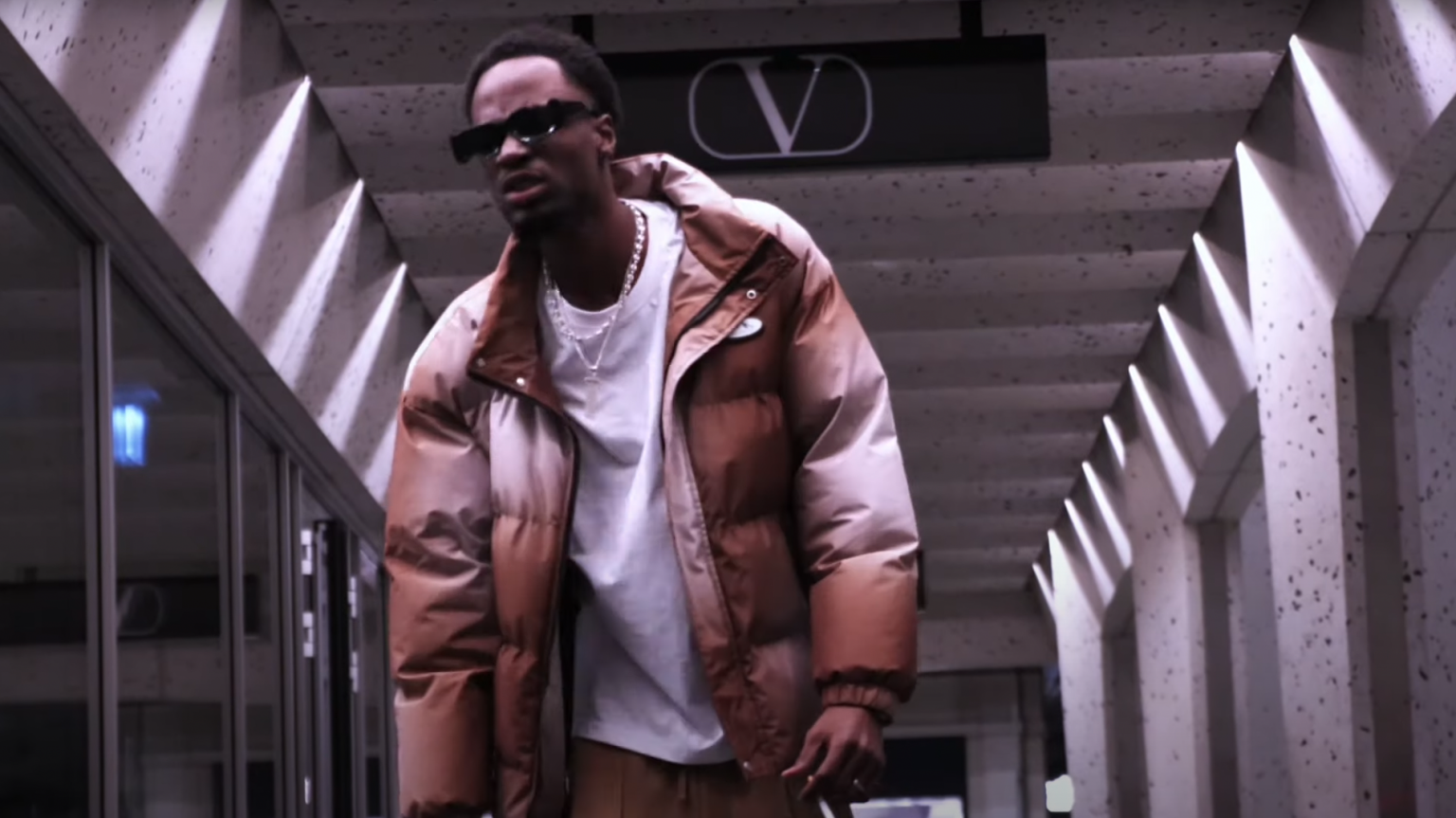 NAZOS est hyper flex dans son nouveau clip « FREESTYLE GTA PART1 » Photo de NAZOS est hyper flex dans son nouveau clip « FREESTYLE GTA PART1 »