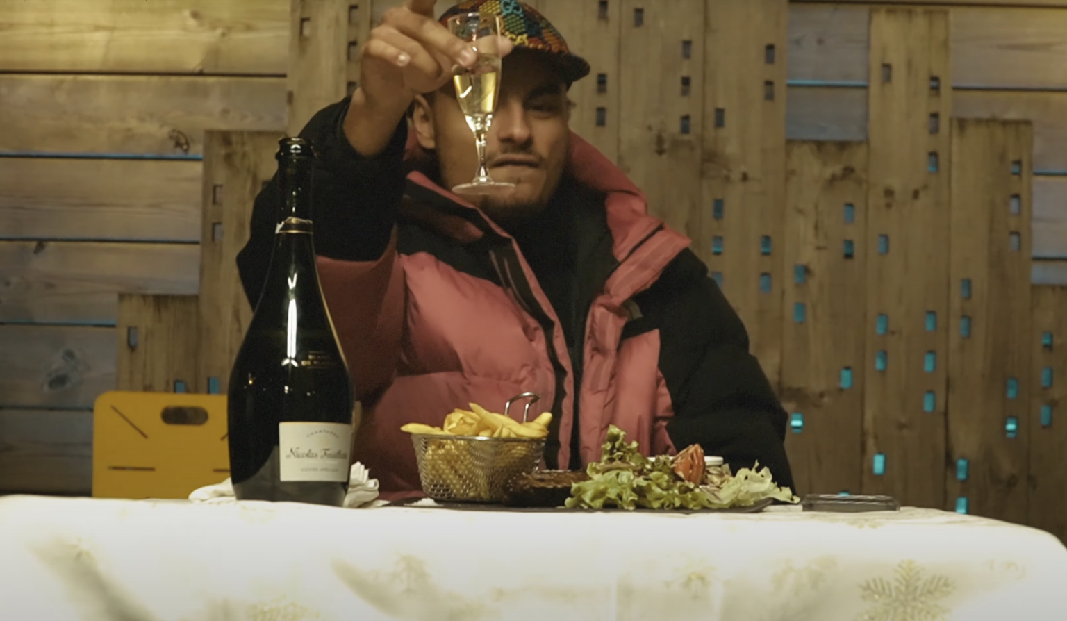 « PAS DE TEMOINS » dans le nouveau clip de REPTINKS Photo de « PAS DE TEMOINS » dans le nouveau clip de REPTINKS
