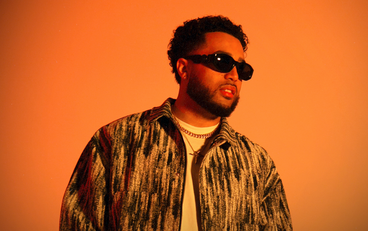 Laconi est à « 100% » dans son nouveau clip Photo de Laconi est à « 100% » dans son nouveau clip