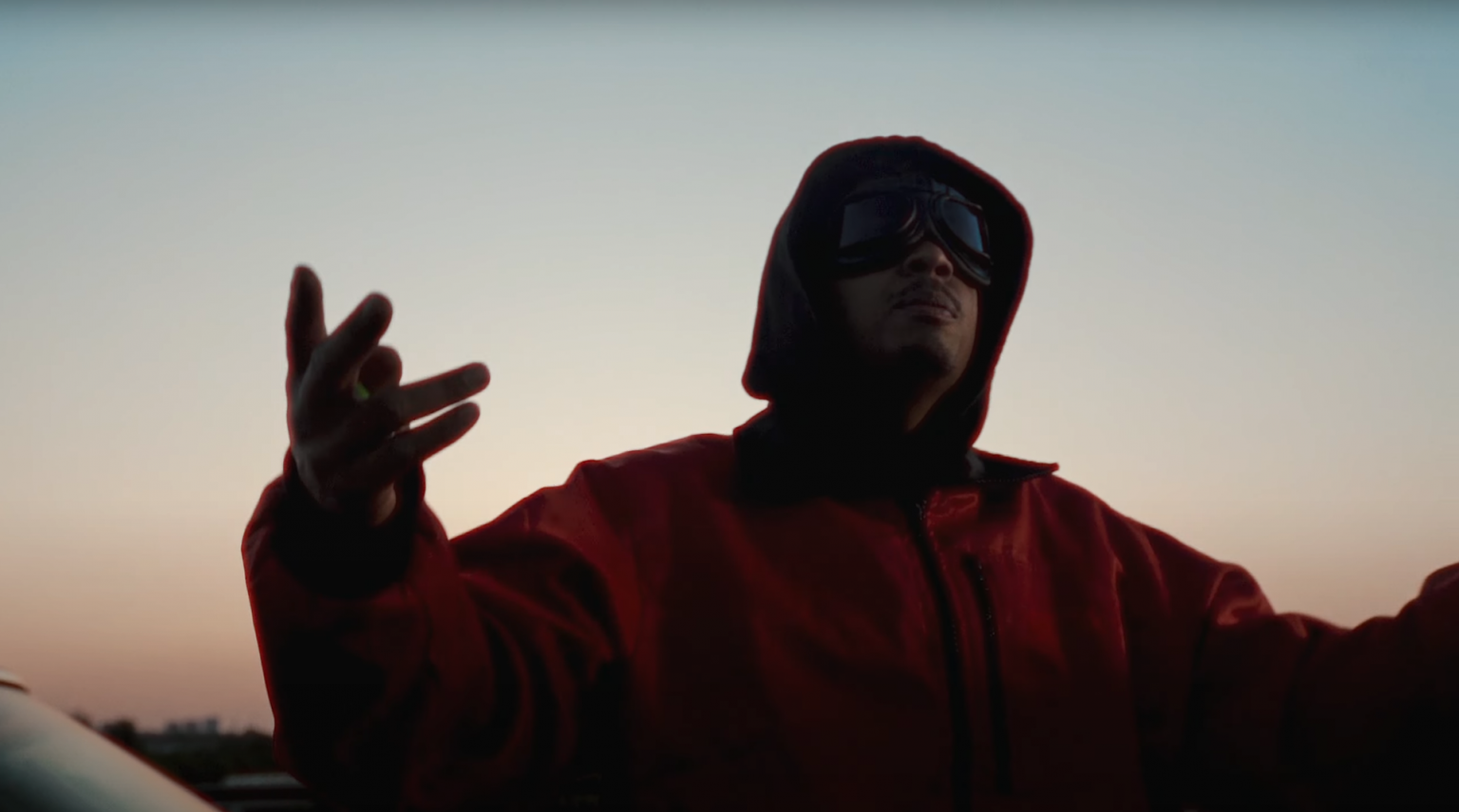 Junior Freeman va vous faire planer avec son nouveau clip « Phoenix » Photo de Junior Freeman va vous faire planer avec son nouveau clip « Phoenix »
