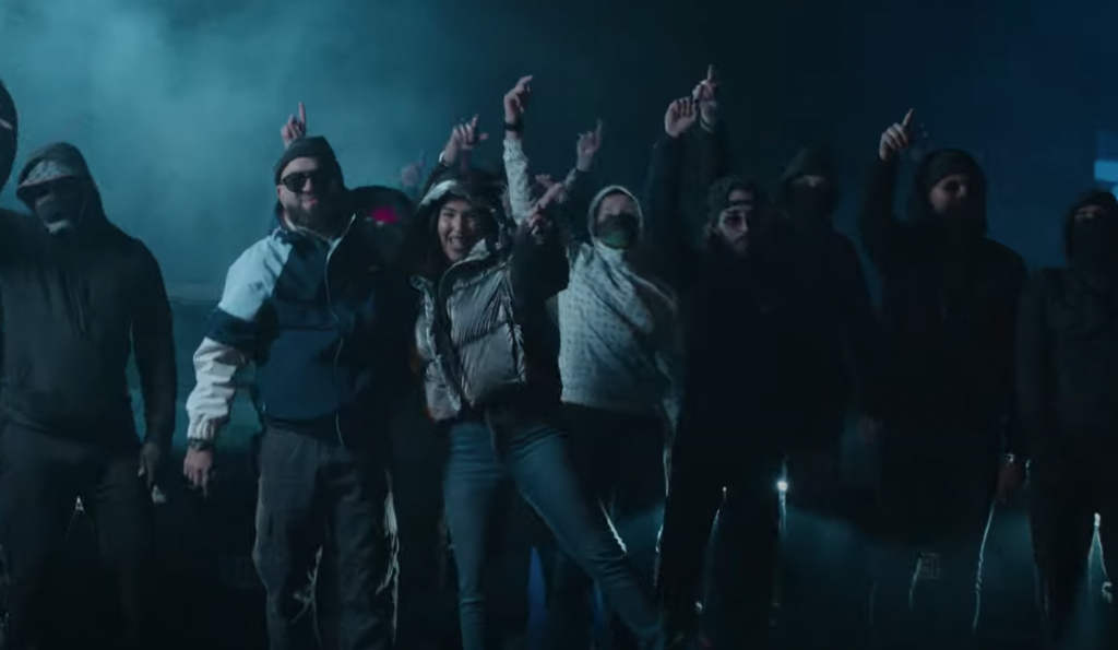 KEYBEE fait tourner les têtes dans son nouveau clip « Pas de Chance » Photo de KEYBEE fait tourner les têtes dans son nouveau clip « Pas de Chance »