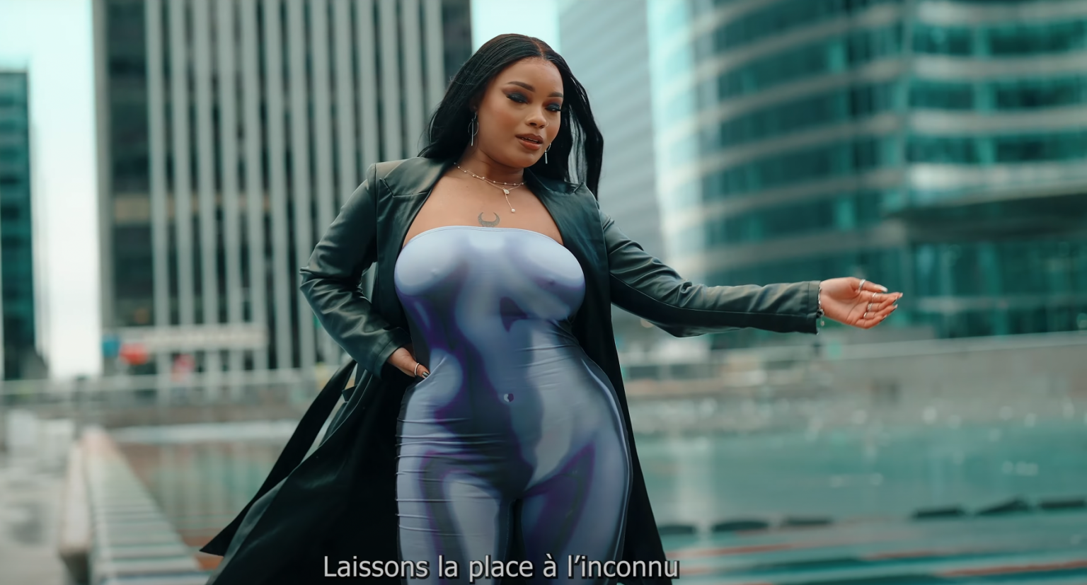 100% séduction dans le nouveau clip de Noelia, « Qui es tu » Photo de 100% séduction dans le nouveau clip de Noelia, « Qui es tu »