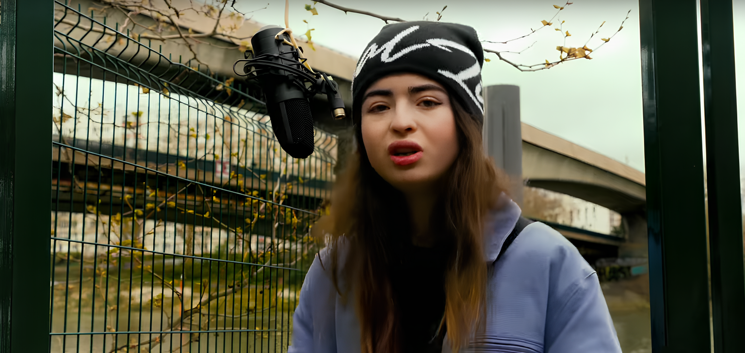 Sydo se libère dans « Aucune attache freestyle » : Un lâcher prise spectaculaire. Photo de Sydo se libère dans « Aucune attache freestyle » : Un lâcher prise spectaculaire.