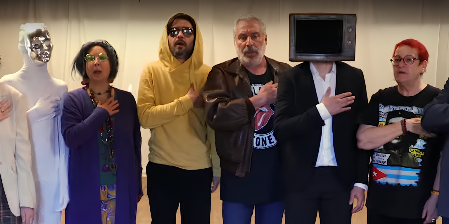 Photo de « Toufoulcan! » par Happy Flou : Quand la Pop rencontre le Panache.