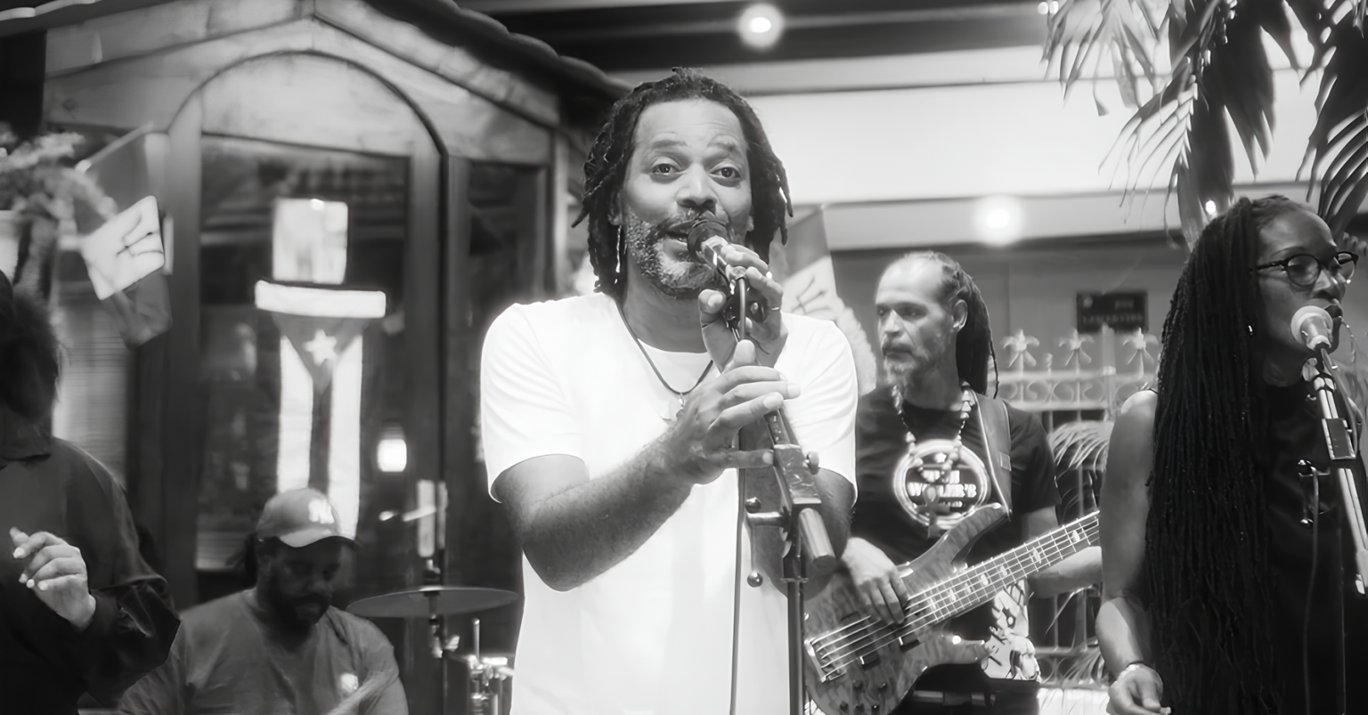 Blenda vibre avec « PWOFITÉ », un hymne à la vie. Photo de Blenda vibre avec « PWOFITÉ », un hymne à la vie.