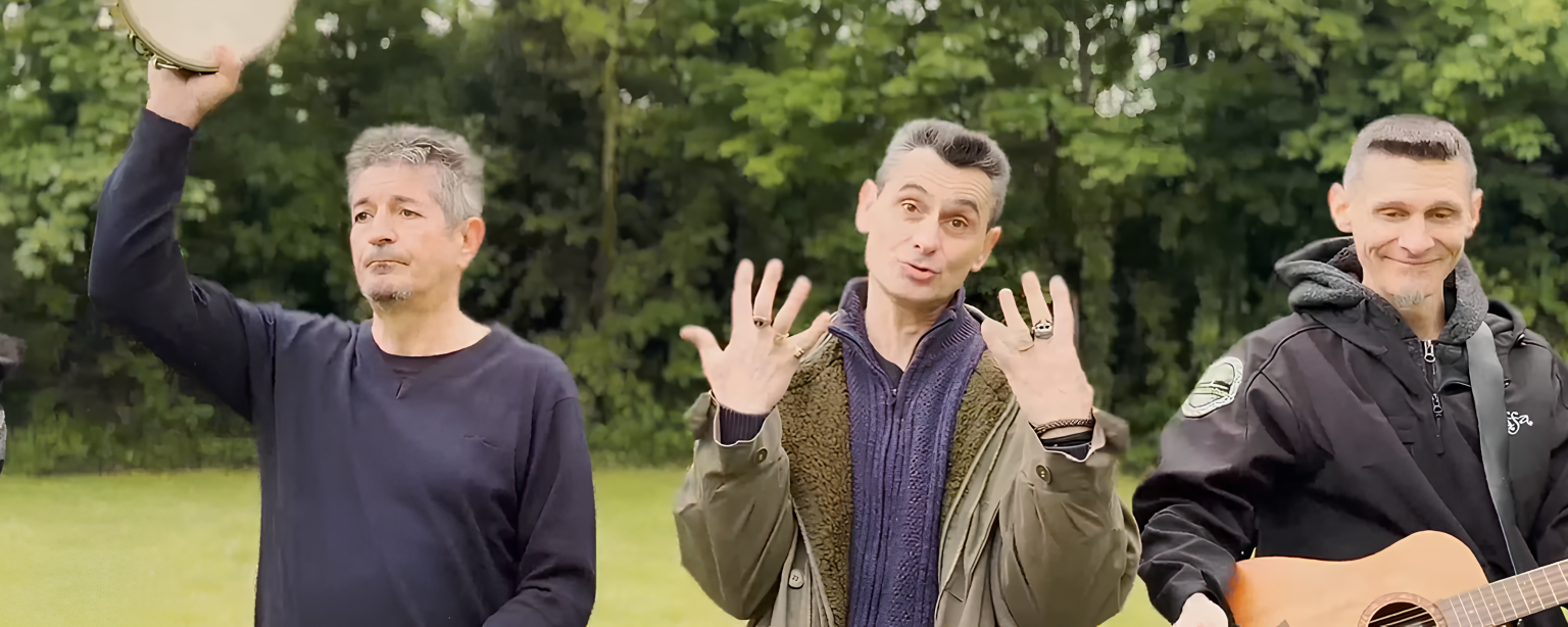 Kalffa veut « Débrancher la planète » dans son nouveau clip Photo de Kalffa sort du « Débrancher la planète » dans son nouveau clip