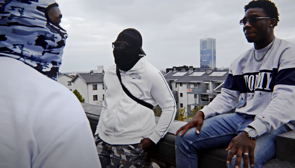 Lario Key et Spencer James sont des « ROCKSTAR » dans leur nouveau clip Photo de Lario Key et Spencer James sont des « ROCKSTAR » dans leur nouveau clip