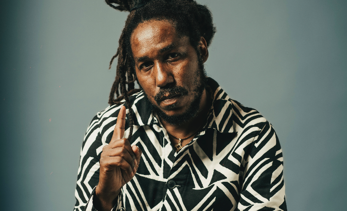 Saël, à la recherche de « La vérité » dans son nouveau clip Photo de Saël, à la recherche de « La vérité » dans son nouveau clip