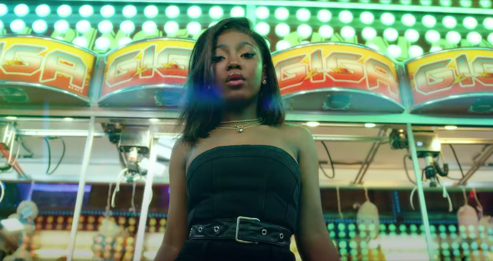 Gros coup de cœur pour Yena Blue et son nouveau clip « Emmène Moi » Photo de Gros coup de cœur pour Yena Blue et son nouveau clip « Emmène Moi »