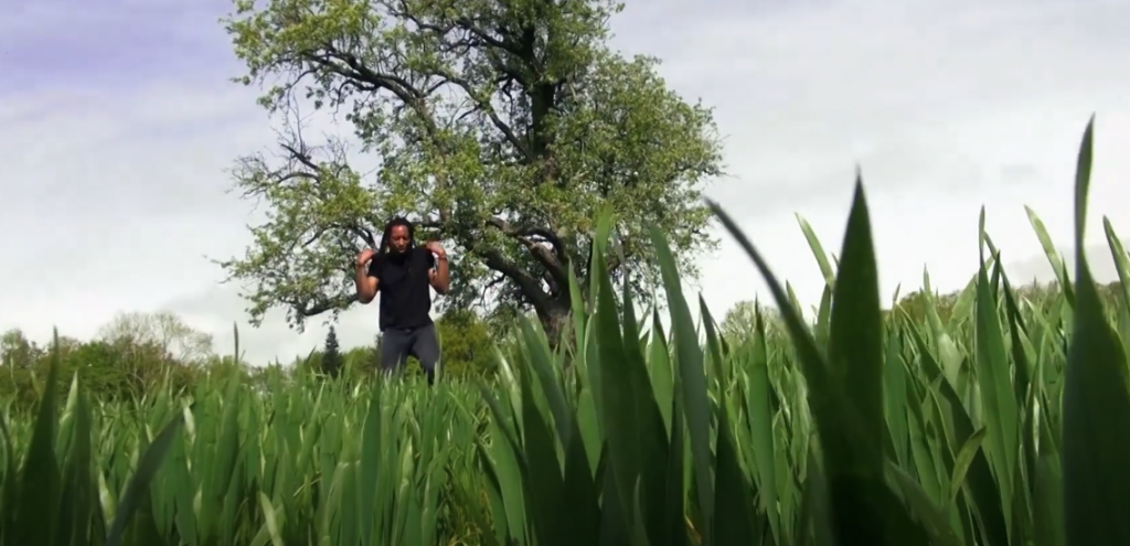 « 12 paRSEcS » de SuR Ecoute : Un clip rempli de mystère Photo de « 12 paRSEcS » de SuR Ecoute : Un clip rempli de mystère