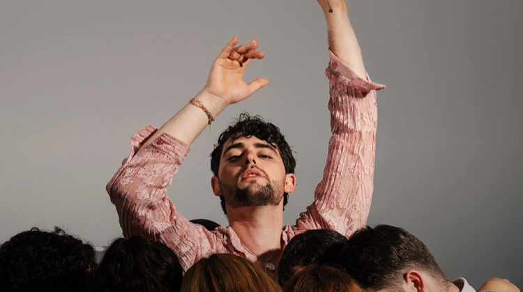 « Ma Fée » le nouveau clip de Beaumocoeur qui célèbre la femme avec style et puissance. À écouter en boucle ! Photo de « Ma Fée » le nouveau clip de Beaumocoeur qui célèbre la femme avec style et puissance. À écouter en boucle !
